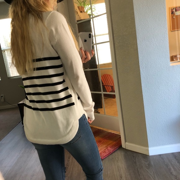 π«SOLD OUT | LUXE Striped V - Picture 3 of 8